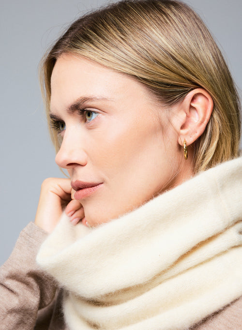 Ecru Long Collar in Raccoon - MAJESTIC FILATURES