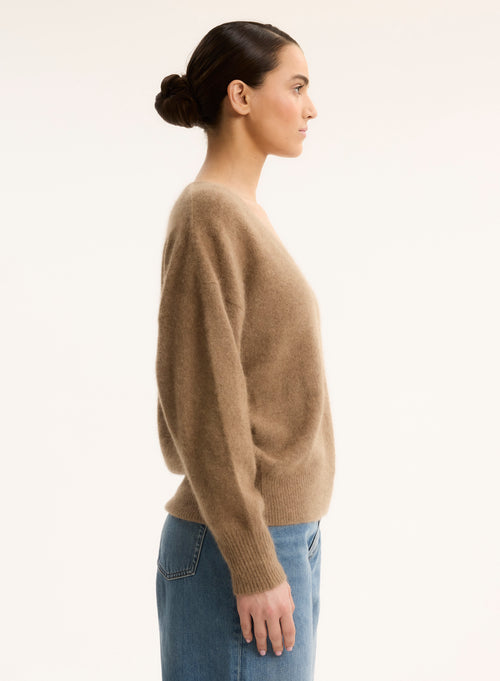 Pull Beige Col V Manches Longues en Raccoon / Polyamide - MAJESTIC FILATURES