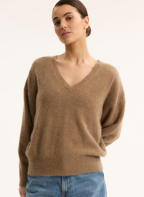 Pull Beige Col V Manches Longues en Raccoon / Polyamide - MAJESTIC FILATURES