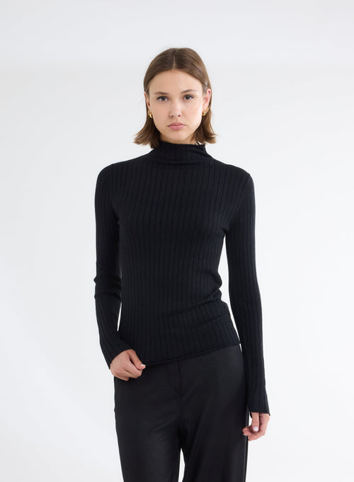 Schwarzer gerippter Pullover mit Stehkragen und langen Ärmeln aus Baumwolle und Viskose - MAJESTIC FILATURES