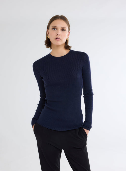 Marineblauer Ripp-Pullover mit Rundhalsausschnitt und langen Ärmeln aus Merinowolle - MAJESTIC FILATURES