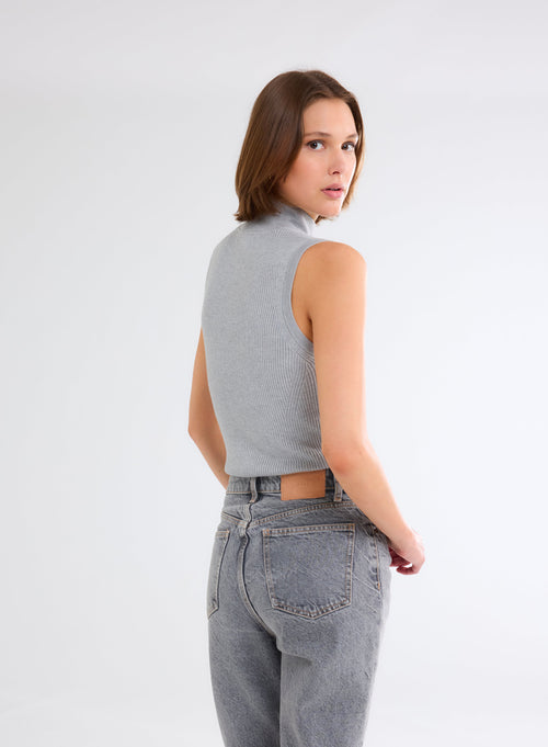 Jersey acanalado gris de lana merino con cuello alto sin mangas - MAJESTIC FILATURES