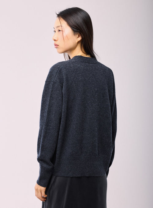 Gilet Gris Col V Manches Longues en Cachemire - MAJESTIC FILATURES
