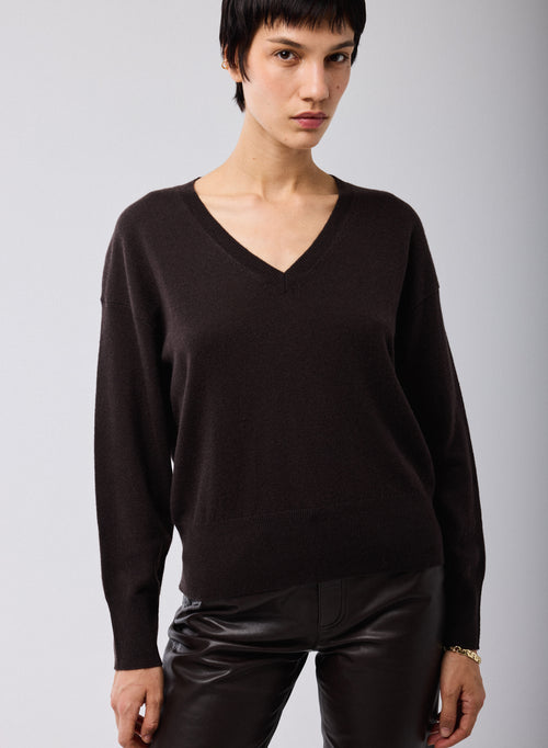 Brown V-Neck Long Sleeve Sweater in Cashmere - MAJESTIC FILATURES
