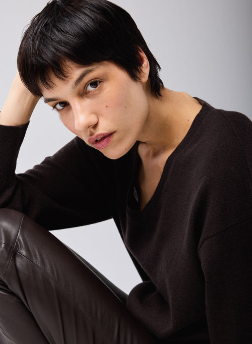 Brown V-Neck Long Sleeve Sweater in Cashmere - MAJESTIC FILATURES