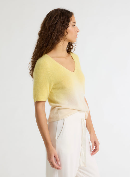 Jersey amarillo de manga corta con cuello en V en Raccoon / Poliamida - MAJESTIC FILATURES