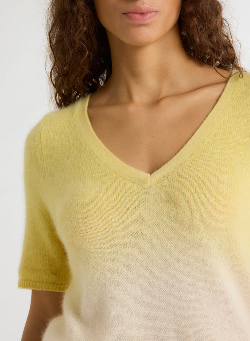 Jersey amarillo de manga corta con cuello en V en Raccoon / Poliamida - MAJESTIC FILATURES