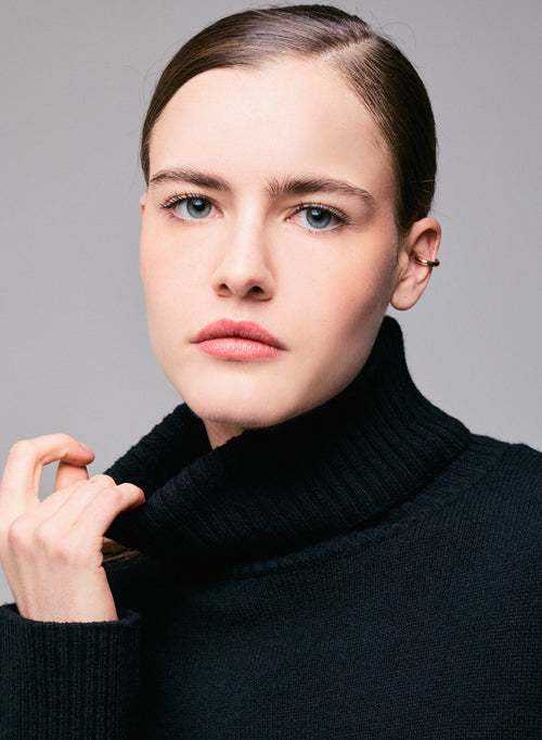 Black Long Sleeve Turtleneck Sweater in Merino Wool - MAJESTIC FILATURES