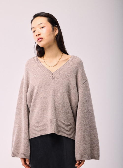 Beige V-Neck Long Sleeve Sweater in Merino Wool - MAJESTIC FILATURES