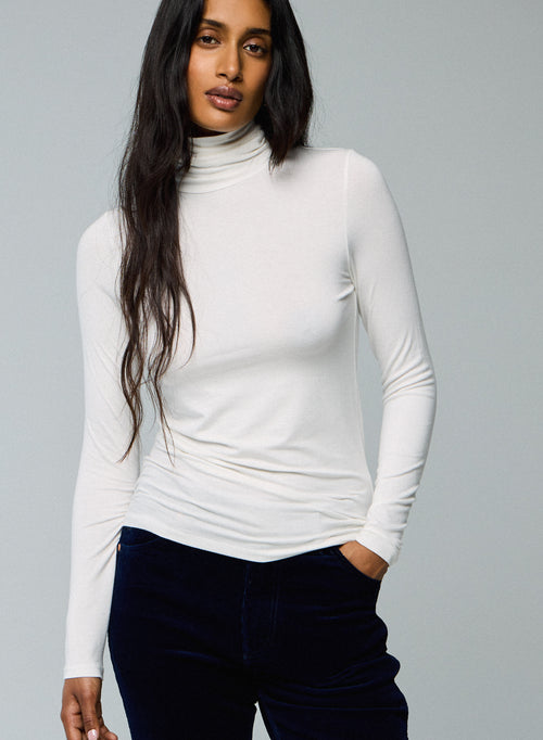 White Turtleneck Long Sleeve T-shirt in Viscose / Elastane - MAJESTIC FILATURES