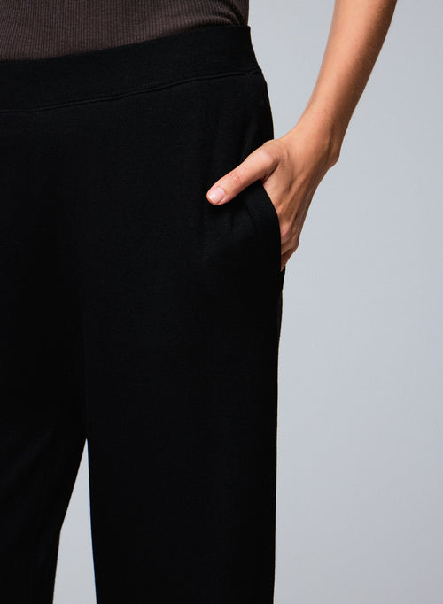 Schwarze gerade geschnittene Hose mit elastischem Bund aus Viskose und Elasthan - MAJESTIC FILATURES