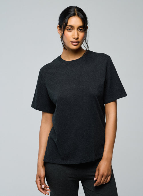 Camiseta negra de manga corta con cuello redondo en algodón de lujo - MAJESTIC FILATURES