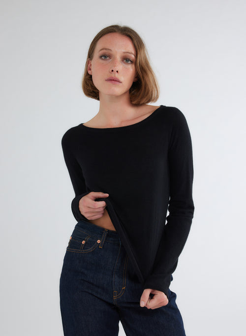 Schwarzes T-Shirt mit Bootsausschnitt und langen Ärmeln aus 100% Kaschmir - MAJESTIC FILATURES