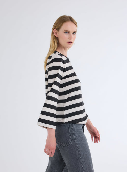 Anthrazitfarbenes und Ecrufarbenes gestreiftes T-Shirt mit Rundhalsausschnitt und langen - MAJESTIC FILATURES