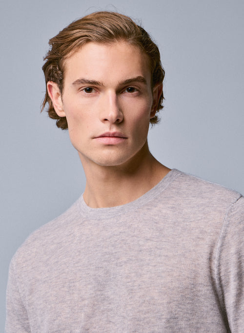 Graues Kaschmir-T-Shirt mit Rundhalsausschnitt und kurzen Ärmeln - MAJESTIC FILATURES