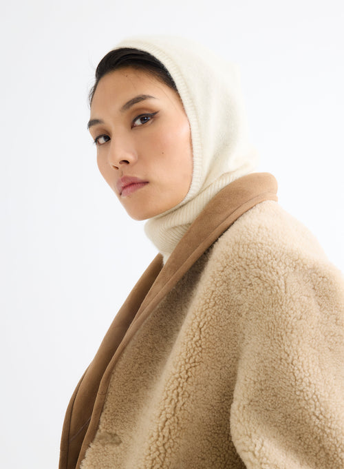 Ecru Ribbed Collar Hood in Raccoon - MAJESTIC FILATURES