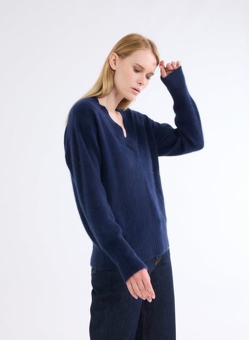 Navy V-Neck Long Sleeve Sweater - MAJESTIC FILATURES