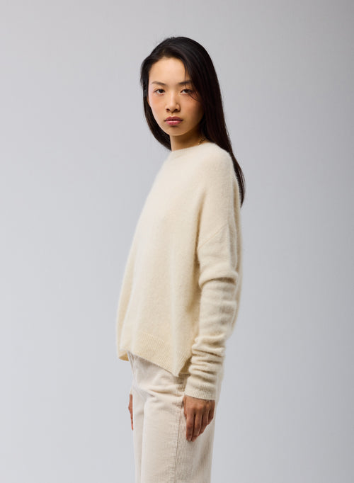 Pull Blanc Col Rond Manches Longues en Raccon wool / Polyamide - MAJESTIC FILATURES
