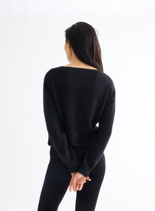 Black Boat Neck Long Sleeve Sweater - MAJESTIC FILATURES