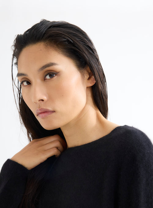 Black Boat Neck Long Sleeve Sweater - MAJESTIC FILATURES