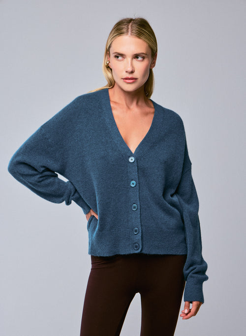 Blaue Strickjacke mit V-Ausschnitt und langen Ärmeln aus Wolle / Seide / Kaschmir - MAJESTIC FILATURES