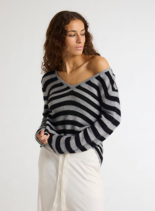 Blue V-Neck Long Sleeve Sweater - MAJESTIC FILATURES