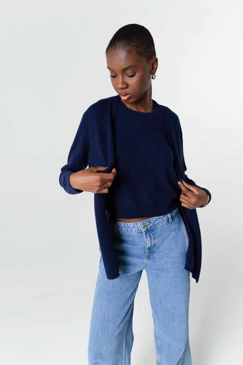 Gilet Marine Col V Manches Longues en Cachemire - MAJESTIC FILATURES