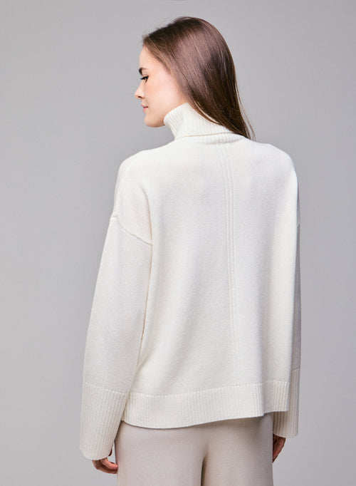 White Turtleneck Long Sleeve Sweater in Merino Wool - MAJESTIC FILATURES