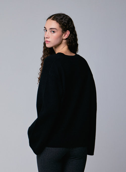 Black V-neck long-sleeved merino wool sweater - MAJESTIC FILATURES