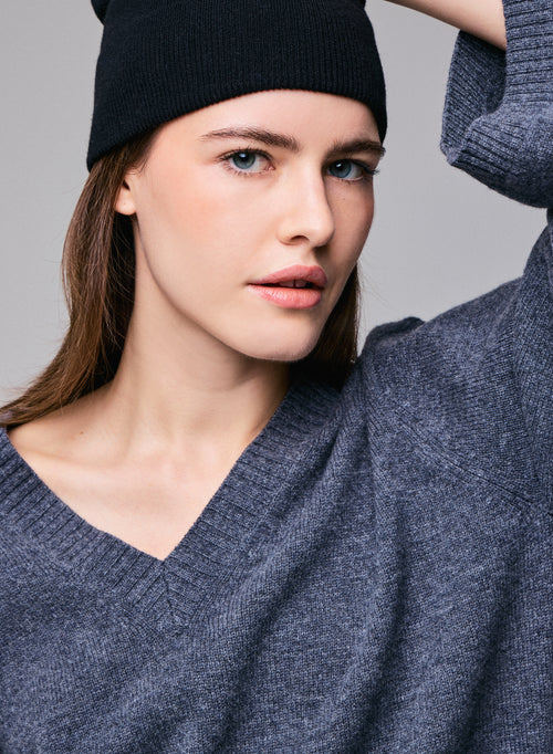 Jersey gris de manga larga con cuello de pico en lana merino - MAJESTIC FILATURES