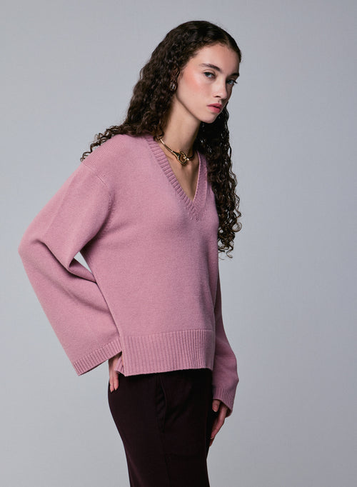 Pink V-neck long-sleeved merino wool sweater - MAJESTIC FILATURES
