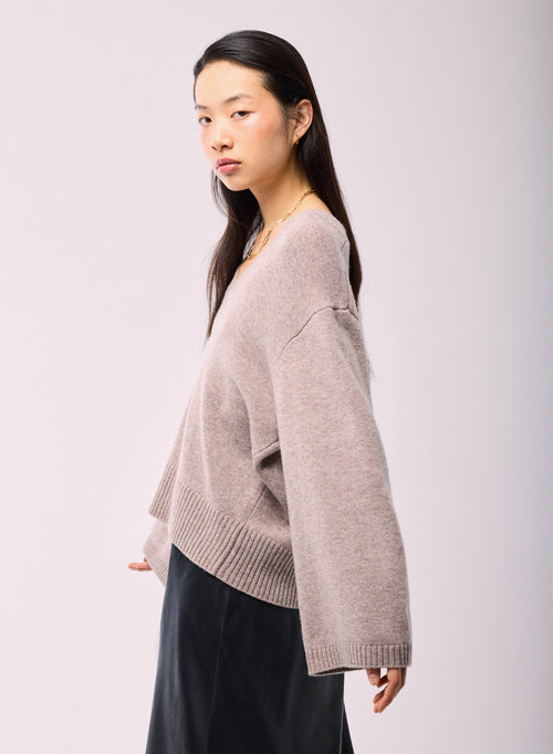 Beige V-Neck Long Sleeve Sweater in Merino Wool - MAJESTIC FILATURES