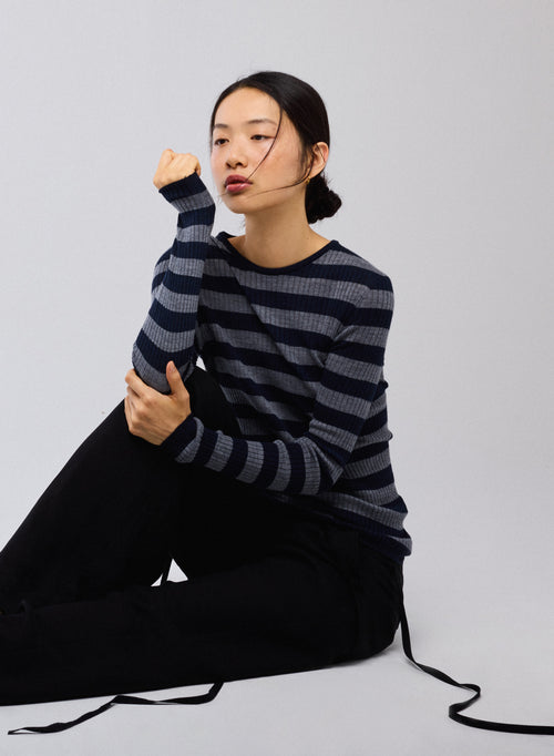 Navy Crew Neck Long Sleeve Sweater in Merino Wool - MAJESTIC FILATURES