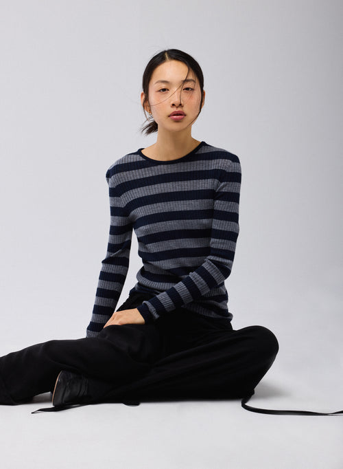 Navy Crew Neck Long Sleeve Sweater in Merino Wool - MAJESTIC FILATURES