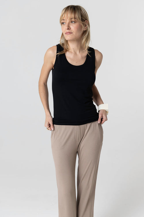 Camiseta sin mangas negra con cuello en U de viscosa/elastano - MAJESTIC FILATURES