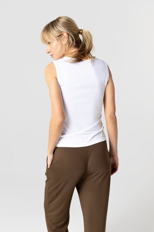 Camiseta sin mangas blanca con cuello en V de viscosa/elastano - MAJESTIC FILATURES