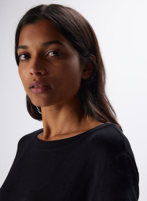 Robe Noir Col Bateau Manches Longues en Viscose et Élasthanne - MAJESTIC FILATURES