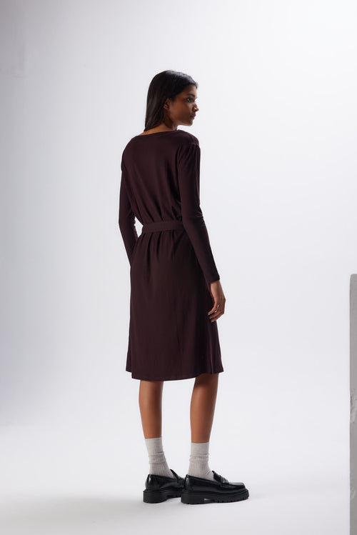 Auberginenfarbenes Langarmkleid mit U-Boot-Ausschnitt aus Viskose und Elasthan - MAJESTIC FILATURES