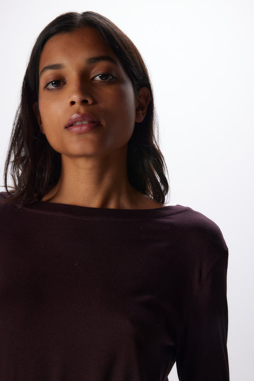 Auberginenfarbenes Langarmkleid mit U-Boot-Ausschnitt aus Viskose und Elasthan - MAJESTIC FILATURES