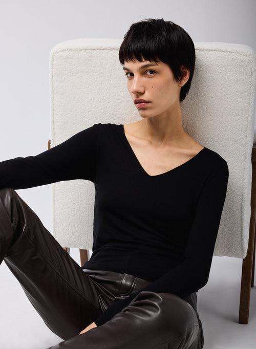 Black T shirt V Neck Long Sleeves Viscose Elastane   - MAJESTIC FILATURES