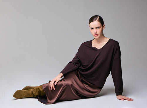 Braunes langärmeliges Sweatshirt aus Viskose / Elasthan mit V-Ausschnitt - MAJESTIC FILATURES