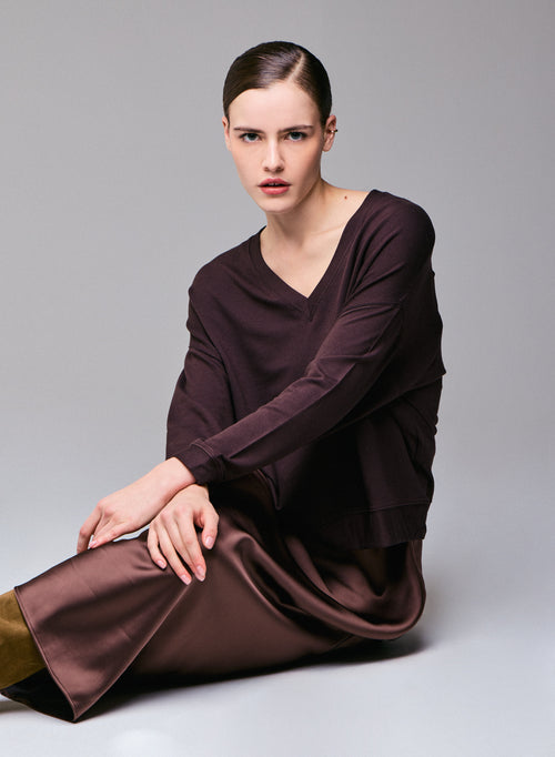 Braunes langärmeliges Sweatshirt aus Viskose / Elasthan mit V-Ausschnitt - MAJESTIC FILATURES