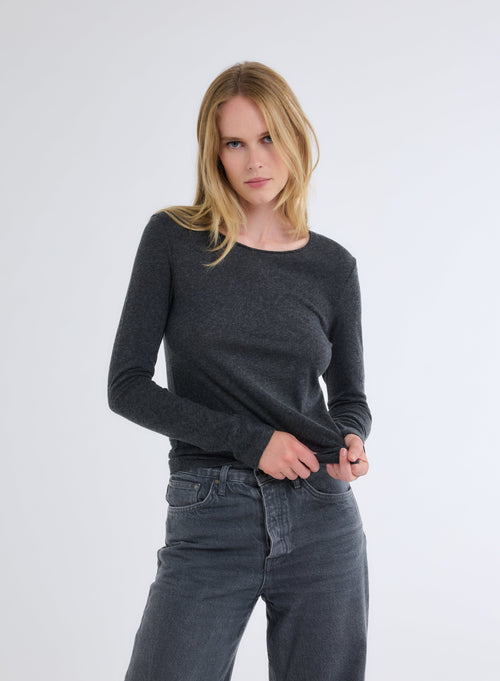 Carly T-shirt with a round neckline and a rolled finish, in cotton and cashmere-blend jersey<br> - MAJESTIC FILATURES