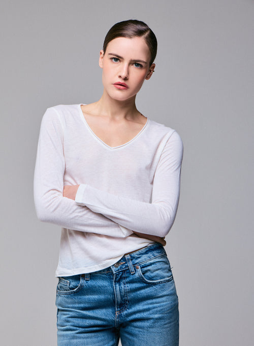 Milk V-Neck Long Sleeves T-Shirt in Cotton and Cashmere  - MAJESTIC FILATURES