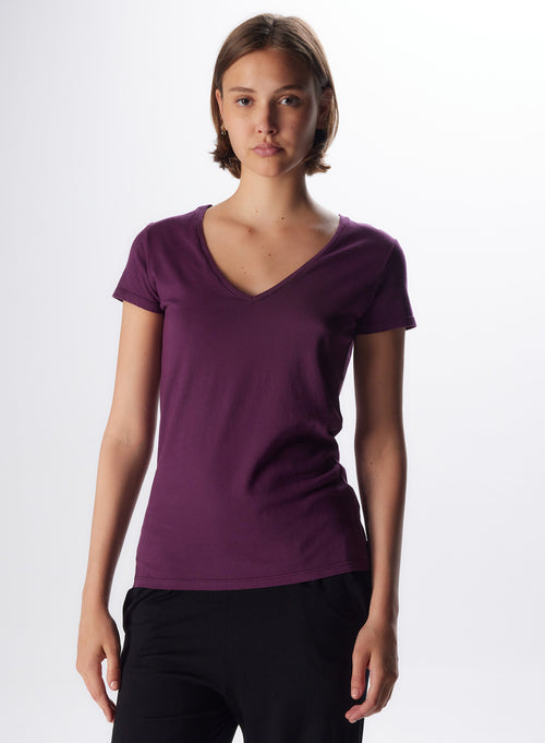 T-shirt Aubergine Julia Col V Manches Courtes en Deluxe Coton - MAJESTIC FILATURES