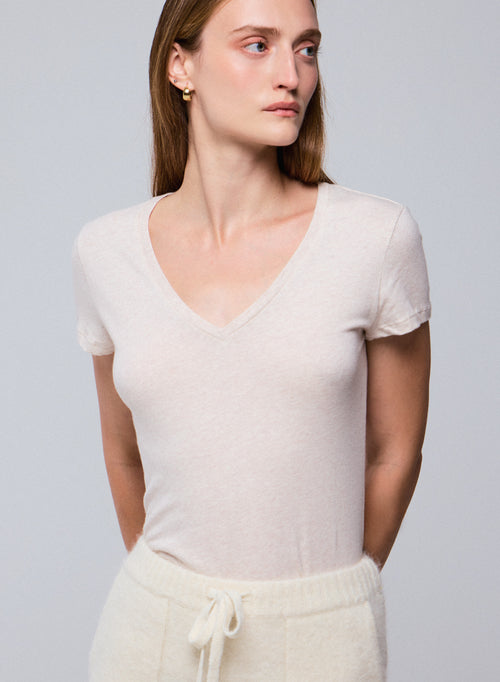 T-shirt Beige Julia Col V Manches Courtes en Coton organique - MAJESTIC FILATURES