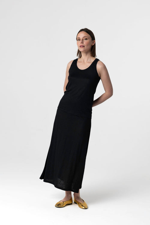Black U-Neck Tank Top in Linen / Elastane - MAJESTIC FILATURES