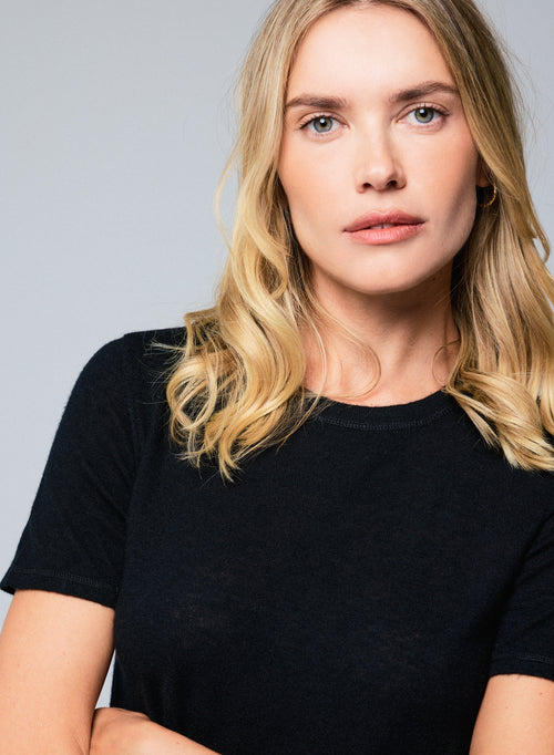 Black Round Neck Short Sleeve Cashmere T-Shirt - MAJESTIC FILATURES