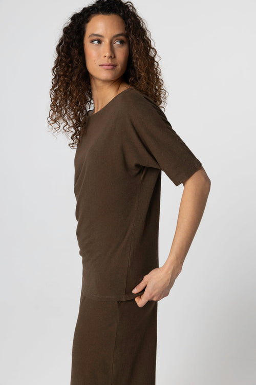 Kurzarm-T-Shirt mit U-Boot-Ausschnitt aus Baumwolle/Leinen in Tonka - MAJESTIC FILATURES