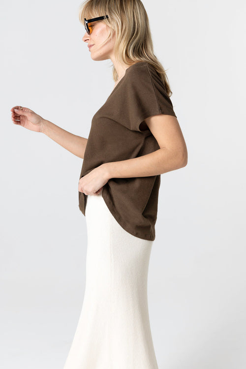 T-Shirt mit V-Ausschnitt und kurzen Ärmeln aus Baumwolle/Leinen in Tonka - MAJESTIC FILATURES